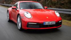 Der Traum aller Halbw&uuml;chsigen. EIn roter Porsche, Modell Carrera.